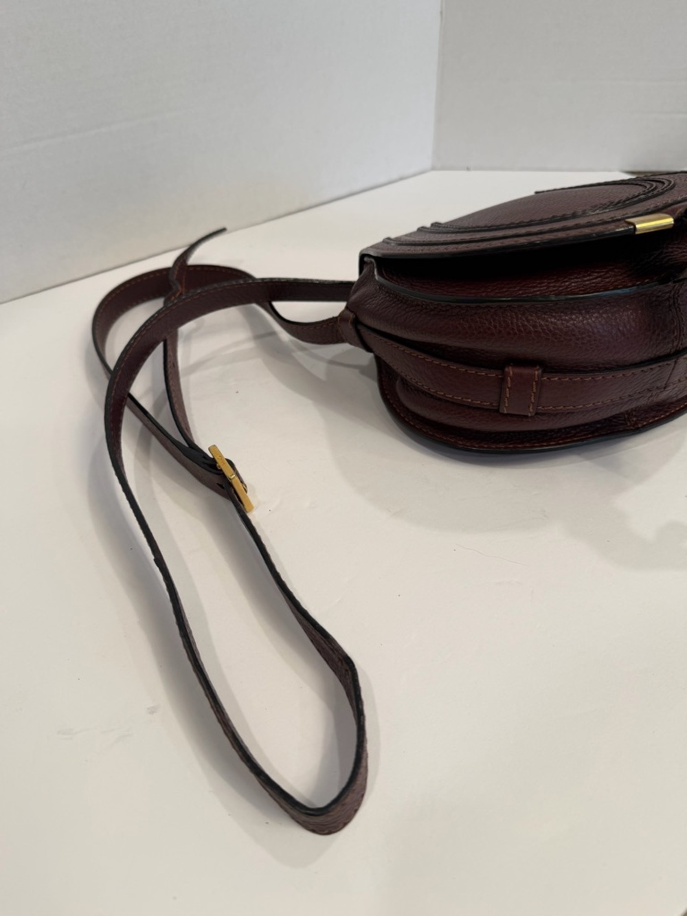 CHLOE Grained Calfskin Small Marcie Saddle Bag Dimness burgundy - Picture 4 of 10
